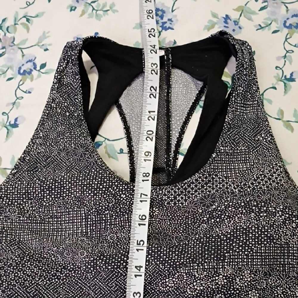 Lululemon Athletica Navy Patterned‎ Tank Top